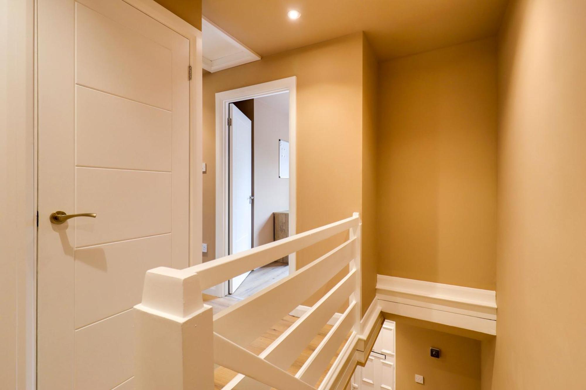 Cozy 4-bedroom For Work Crews - Hosted By La Casa * Englefield Green